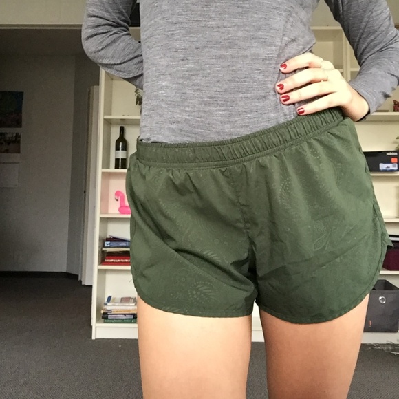 Active Short - Picture 2 of 3